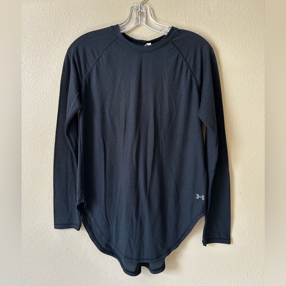 Under Armour Black Long Sleeve Tee - Picture 1 of 4